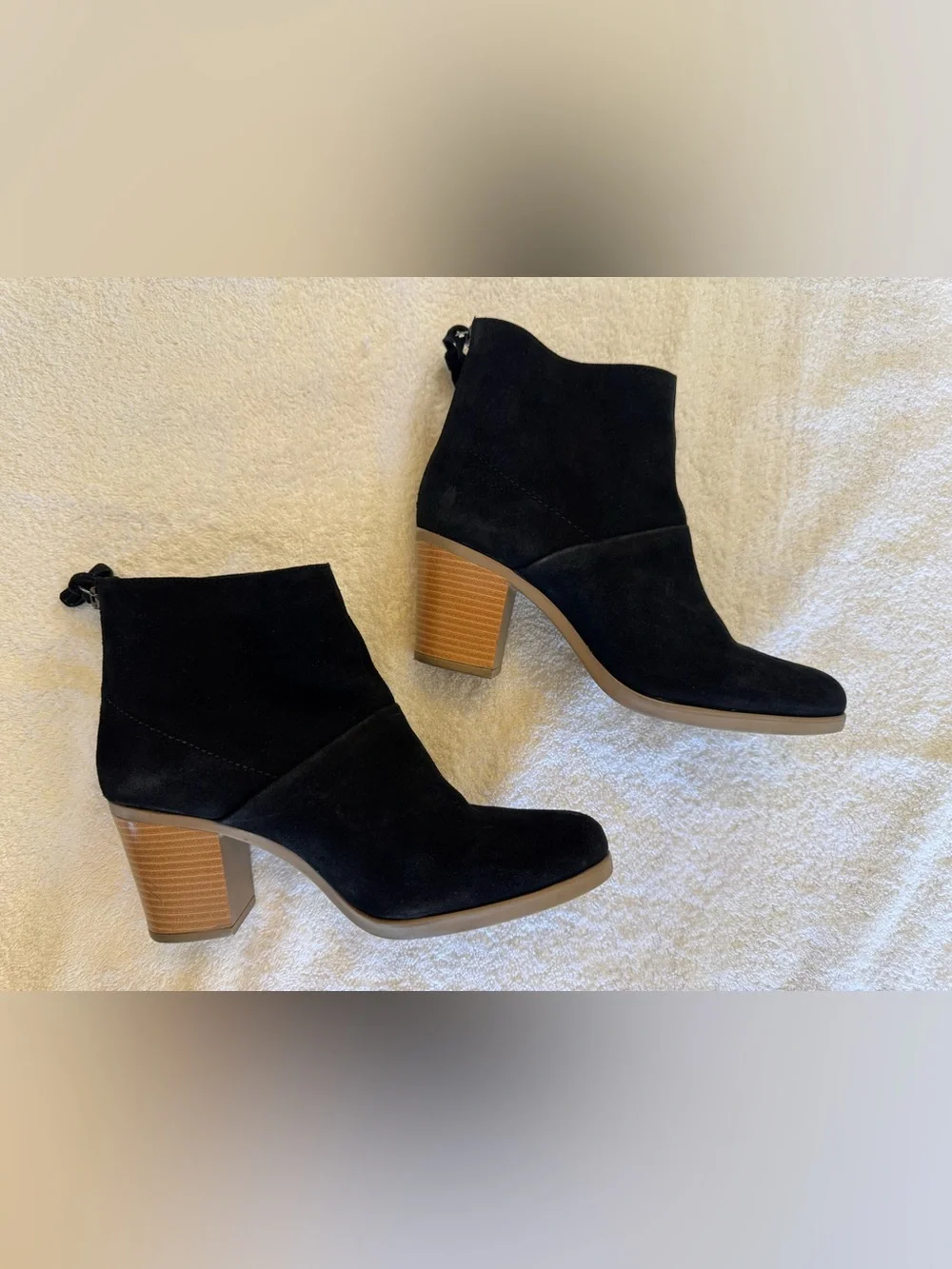 NWOT The Hush Puppies Ingrid Bootie women's ankle boot in black suede. - Picture 2 of 8